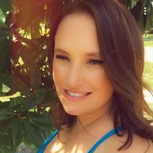 Meet your Posher, Cara